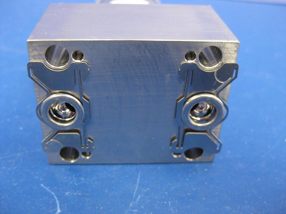 Used NAGANO KEIKI ZT15 Pressure Transmitter, Block Mount -15 to 75 psi, 24VDC