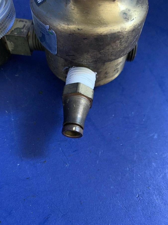 Used Parker Veriflo IR4B-30-GSD Brass Regulator w/ Gauge, 4 Port, Used