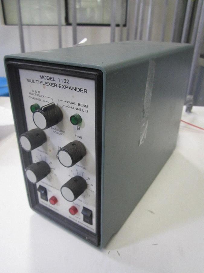 Used ISCO Model 1132 Multiplexer - Expander