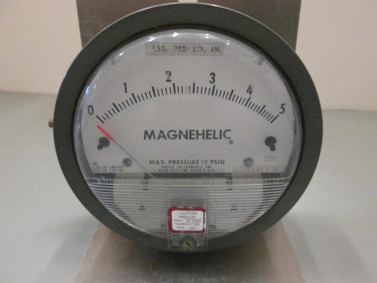Used Dwyer, Magnehelic Pressure Gauge 0-5", 2205, Used