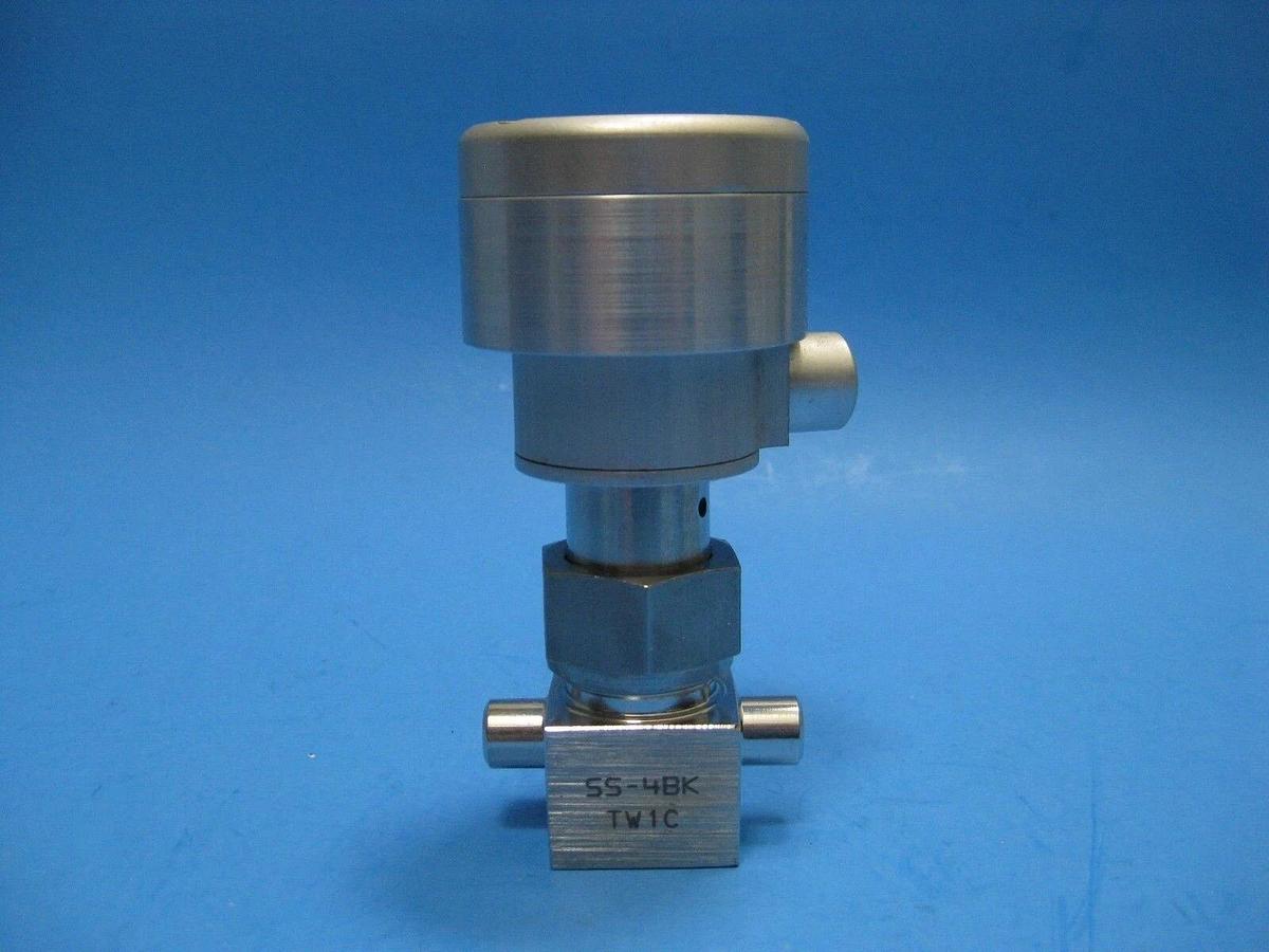 Used Nupro SS-4BK-TW1C Bellows Sealed Valve w/ NC Actuator, 1/4" Butt End Weld, Used