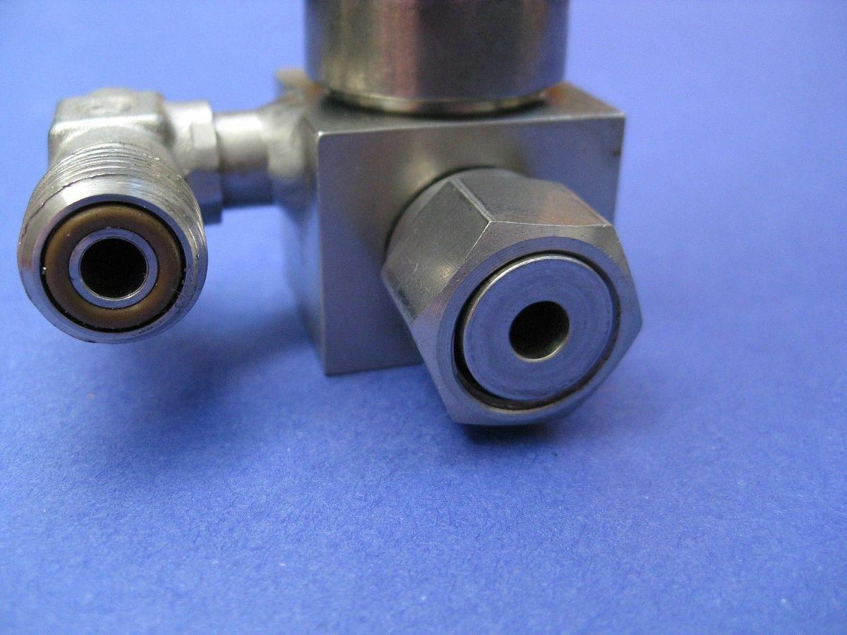 Used Nupro SS-4BK-588 Switching Bellows Sealed Valve, 1/4" VCO, Used
