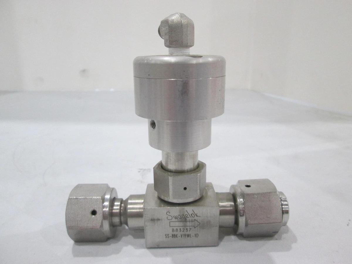 Used Swagelok, SS-8BK-V19WL-1O, Pneumatic Valve, Used