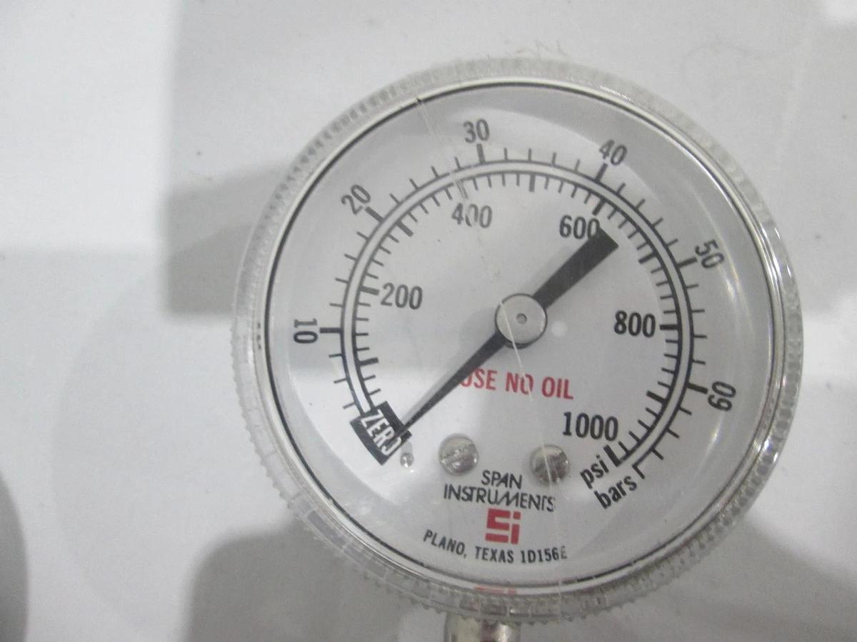 Used Veriflo, TDR451W4P110VCRM, Regulator w/ 4 Ports, 2 Gauges, Used