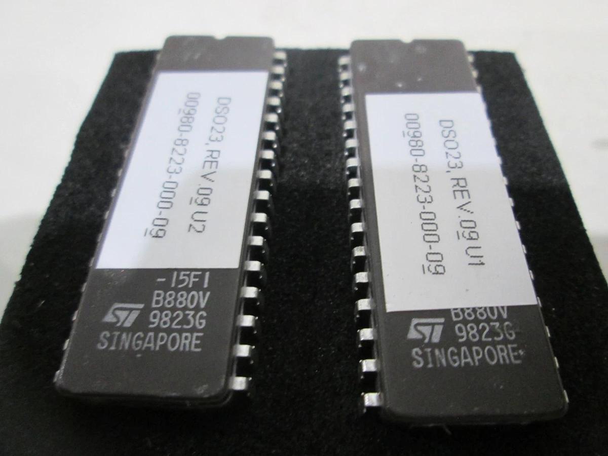 Used Texas Instruments, B880V, 00980-8223-000-09, Integrated Circuit, Used, Lot of 4