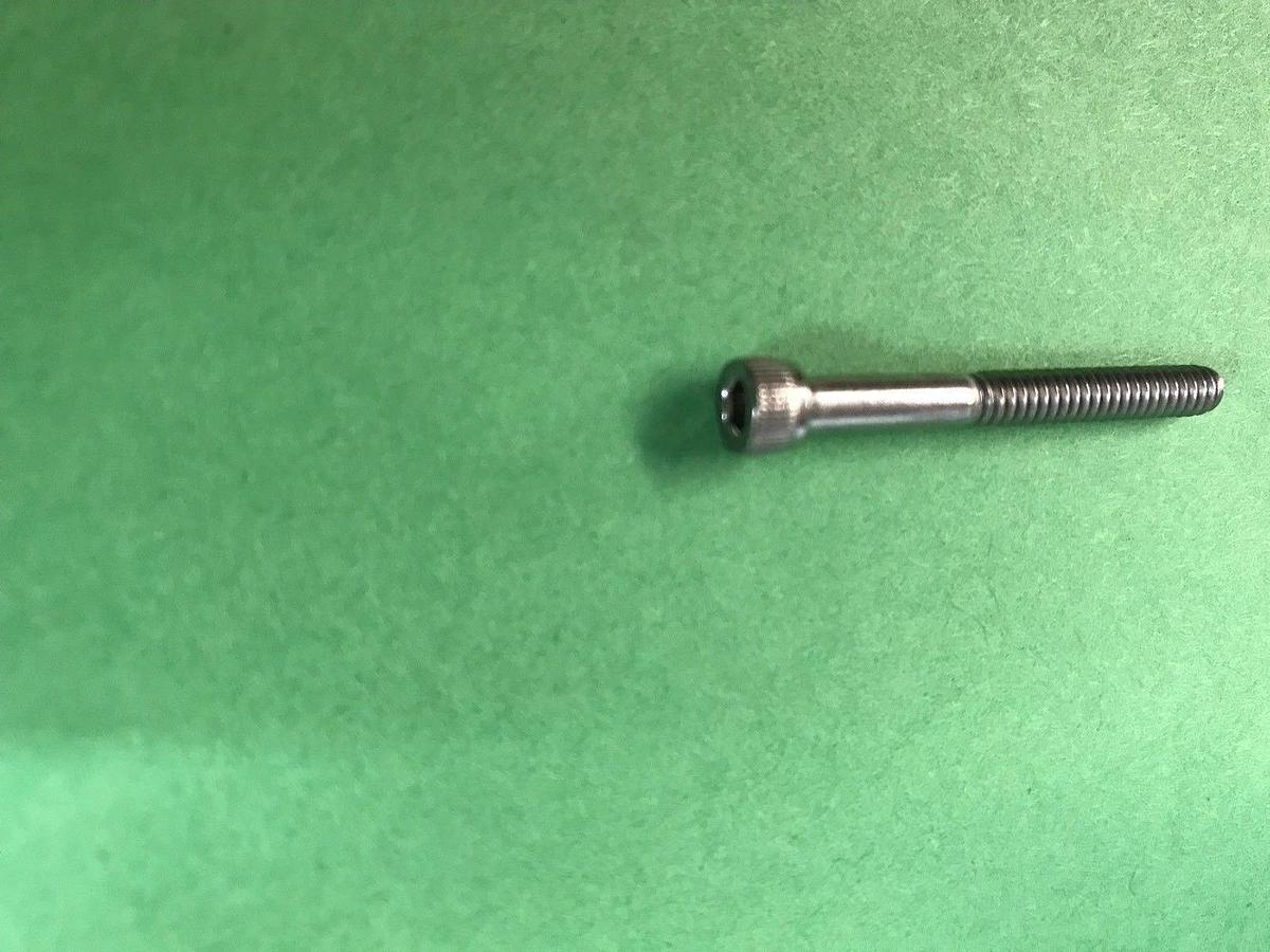 Used 6/32 x 1 1/4" Socket Cap Screw, Lot of 600 Pieces