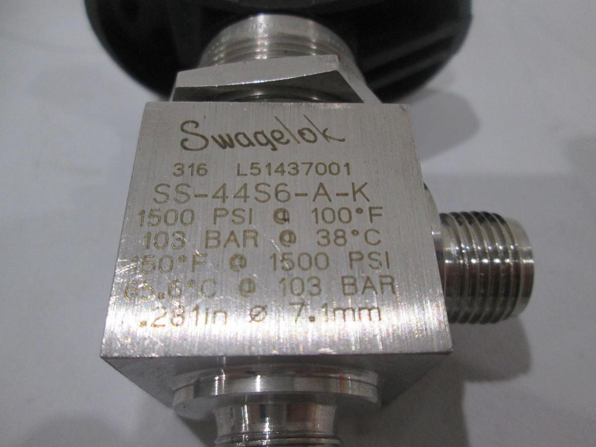 Used Swagelok, SS-44S6-A-K, 2-Way Angle Pattern Manual Valve, Used