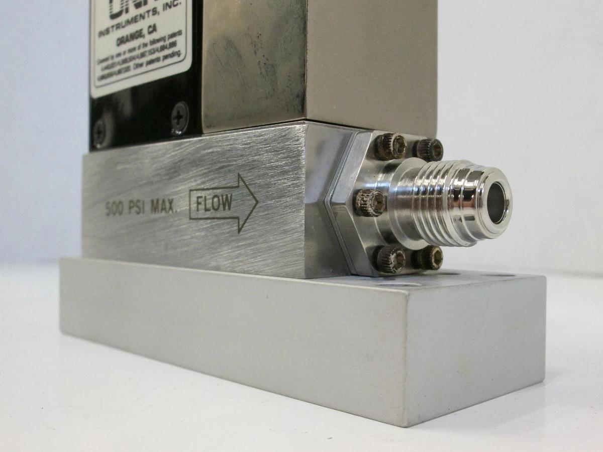 Used Unit UFC-1268A Mass Flow Controller MFC, N2, 20 SLM, 1/4" Male