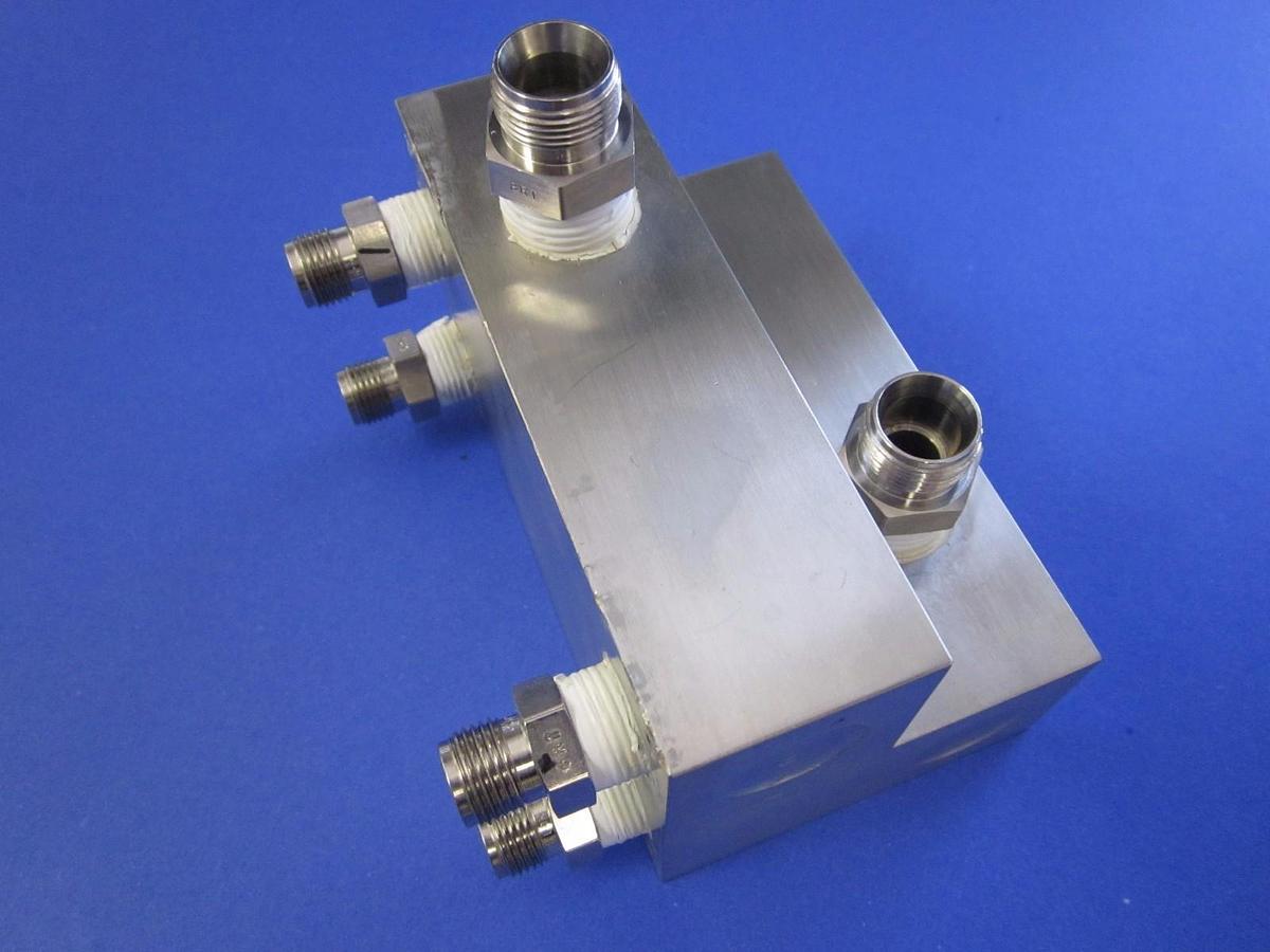 Used Manifold Box with Swagelok Fittings, SS - 1/2" Split to 3/8", Used for Water