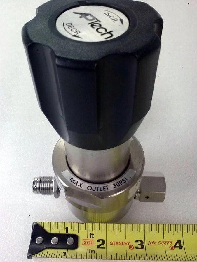 Used Aptech AP1002S Regulator 3-1/2"Face to Face 1/4"M/Fvcr with Span Gauge, Used