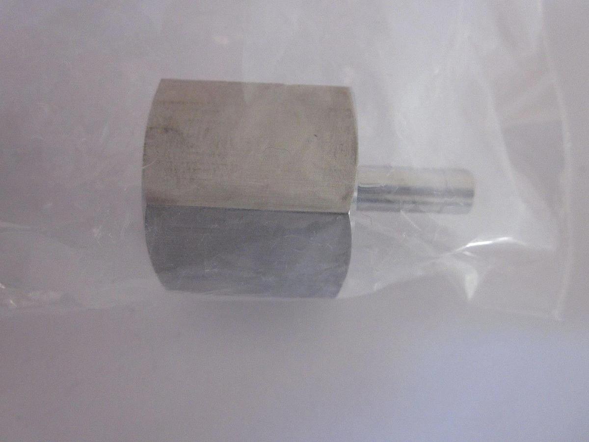 Used Hoke Gyrolok 4AF8-316 Tube Adapter 1/4" Tube OD x 1/2" FNPT 316 SS - Lot of 2