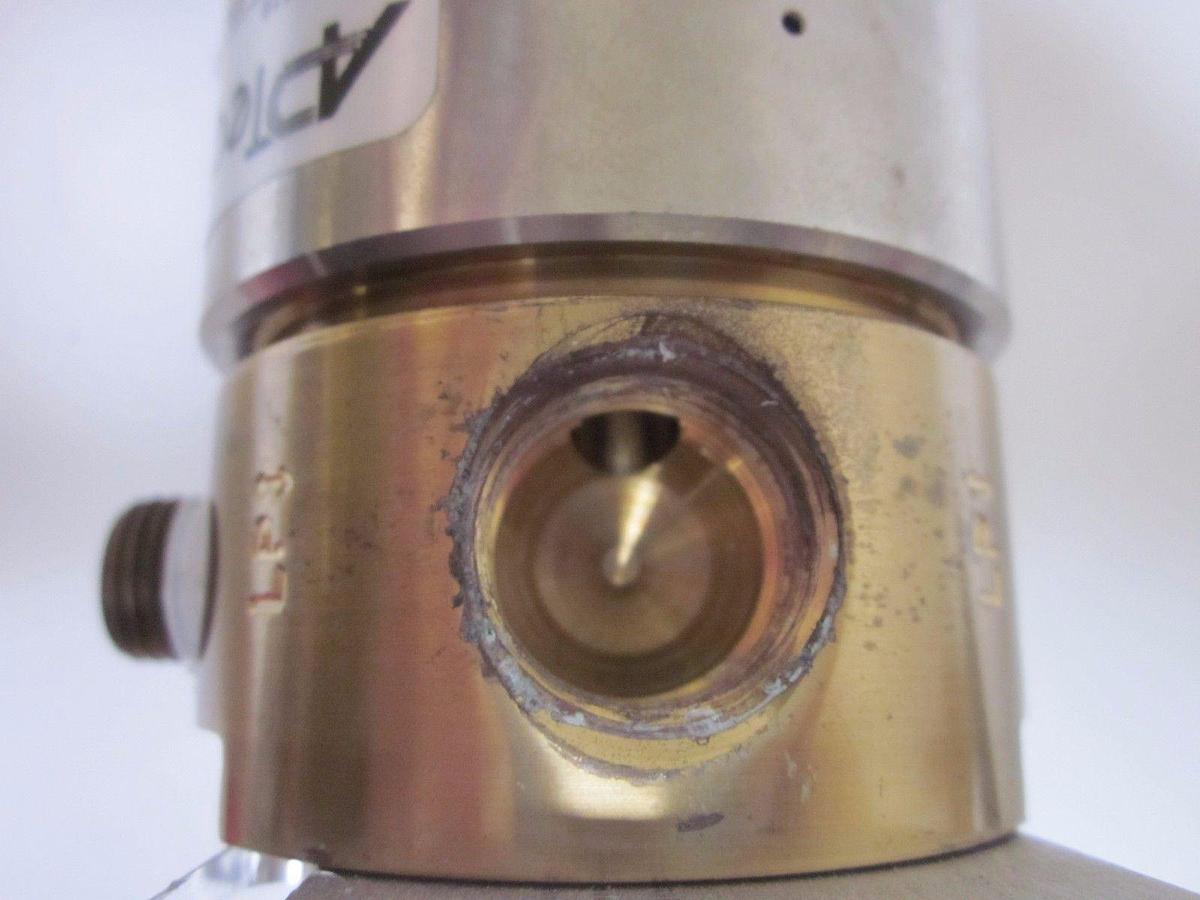Used APTech AK1210B 4PL 8 8 0 0  4-Port Brass Pressure Regulator 1700 PSI 1/2" NPT