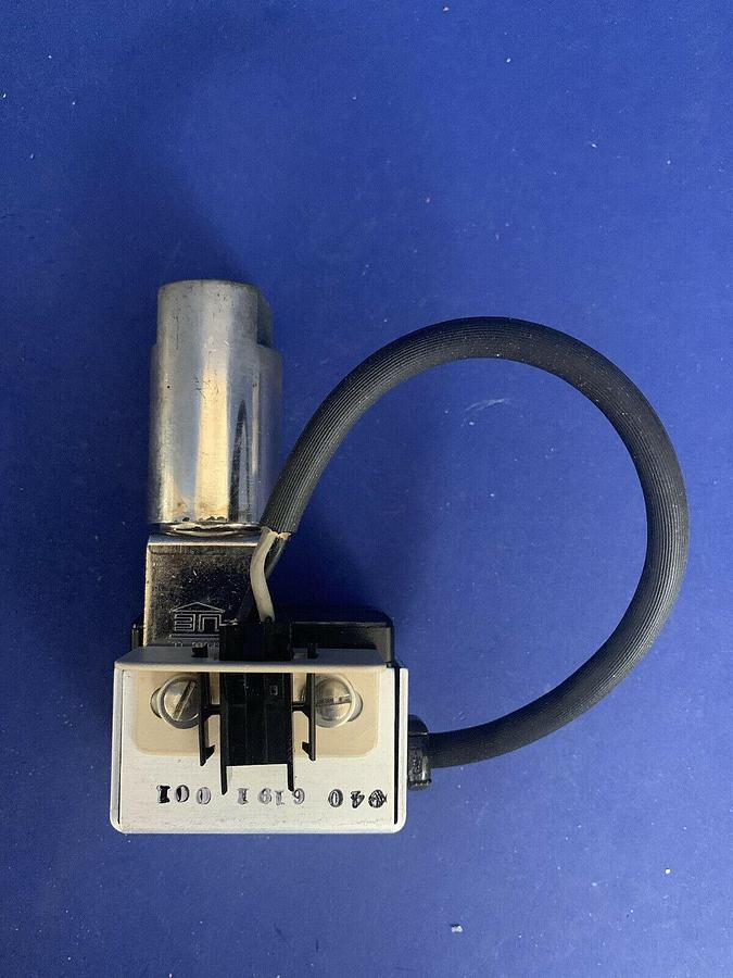 Used UE United Electric Vacuum Pressure Switch J40 9643 w/ Micro Switch, Used