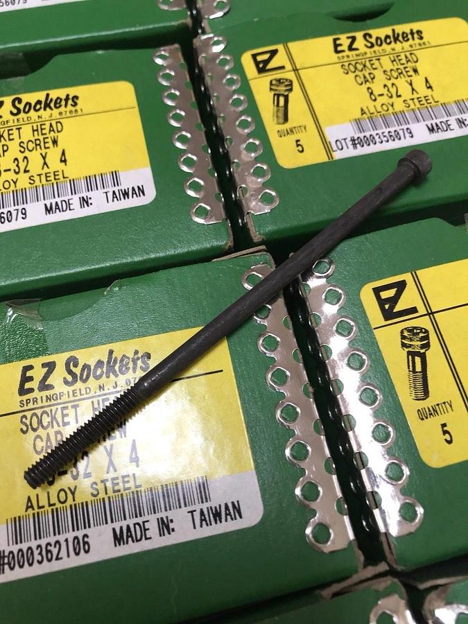 8-32 x 4" 18-8 Alloy Steel Socket Head Cap Screw, EZ Sockets, Lot of 70