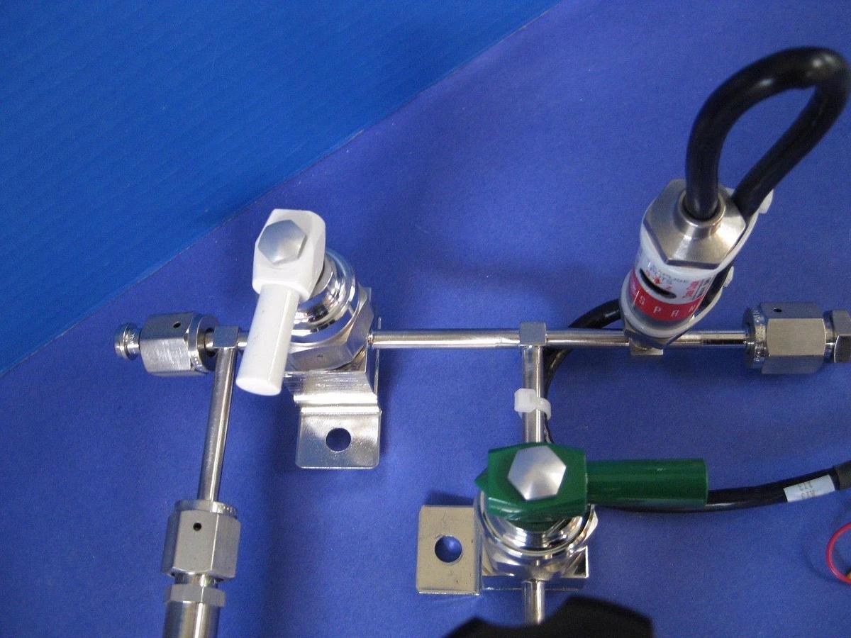 Used N2 AptechAP1010SM Regulator Assy from Gas Panel w 580 CGA & Transducer