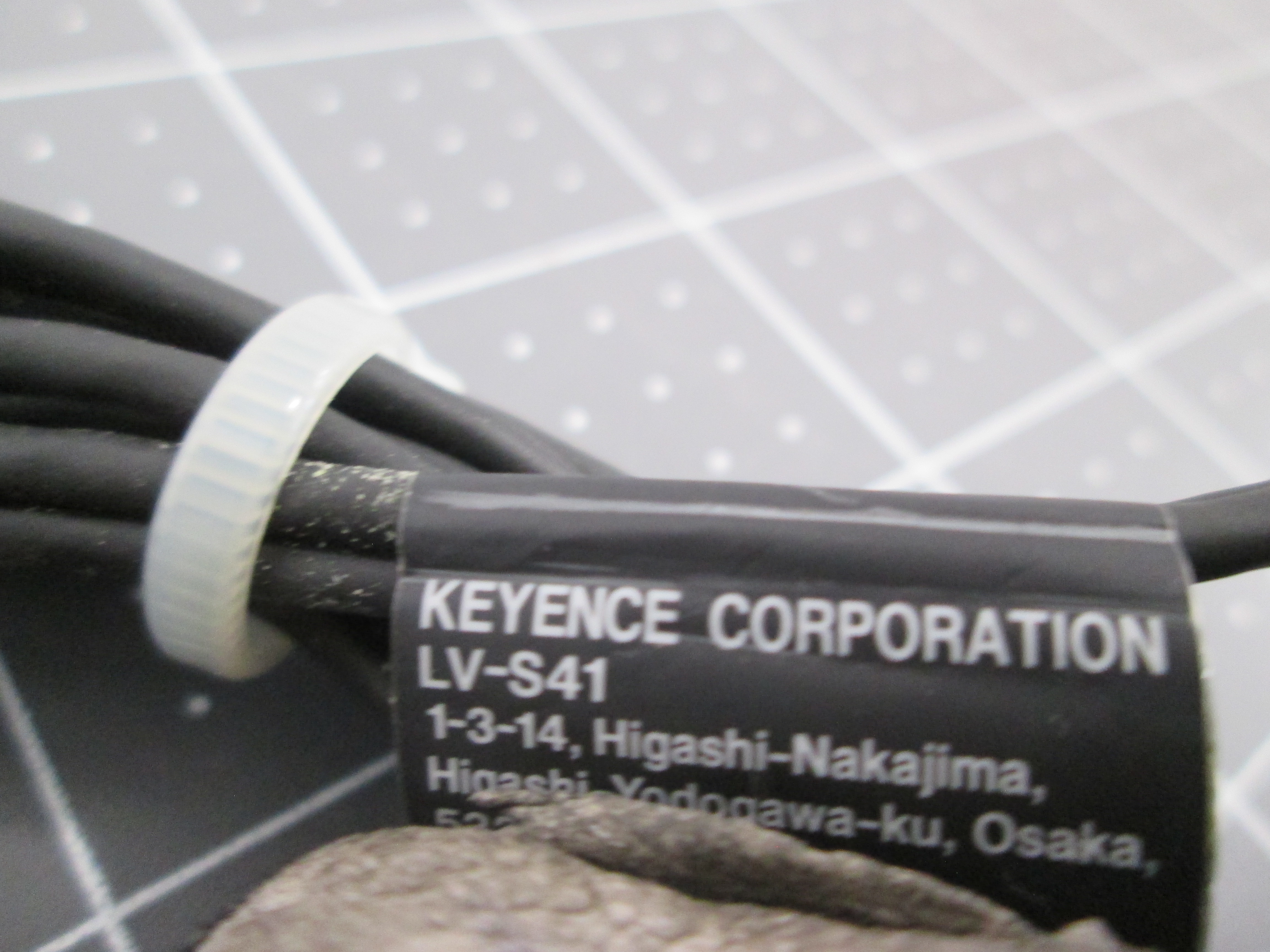 Used Lot of 2 Keyence LV-S41 Small Spot Reflective Laser Sensor Heads