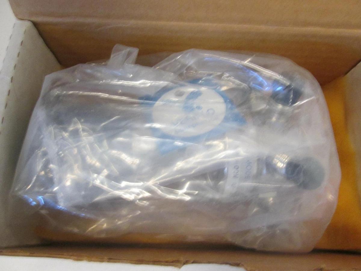 Parker Veriflo, Stainless Steel Regulator, NPR400W 4P FS MMMM, New