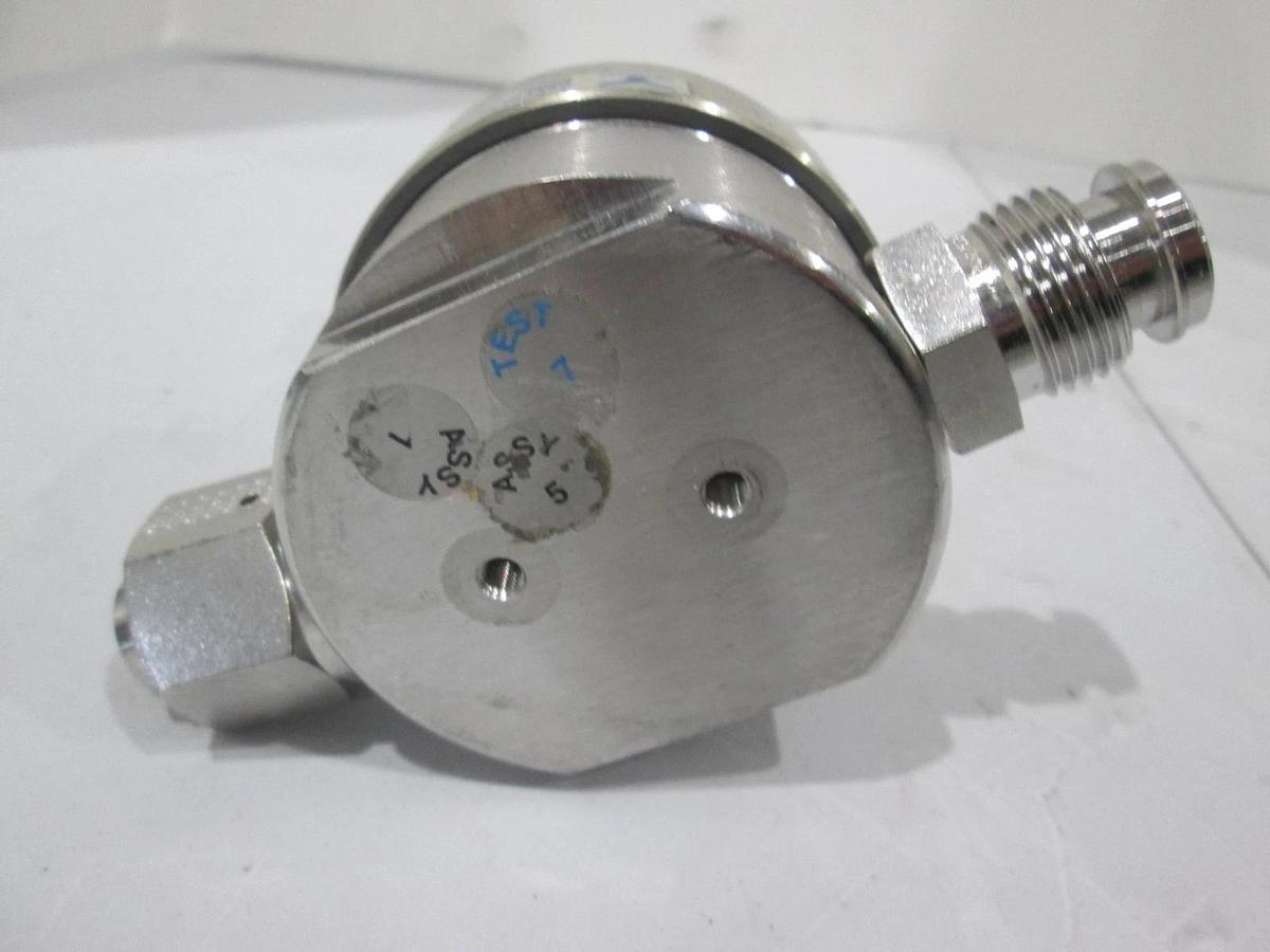 Used Veriflo, Gas Regulator SQ340-502PFS8FM, 1/2" MVCR and FVCR Connectors, Used
