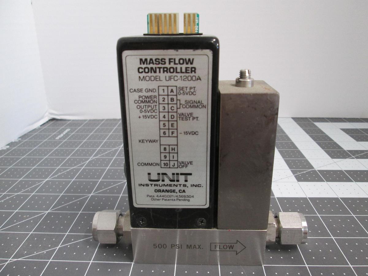 Used UNIT Instrument, UFC-1200A Mass Flow Controller NH3 200 SCCM  
