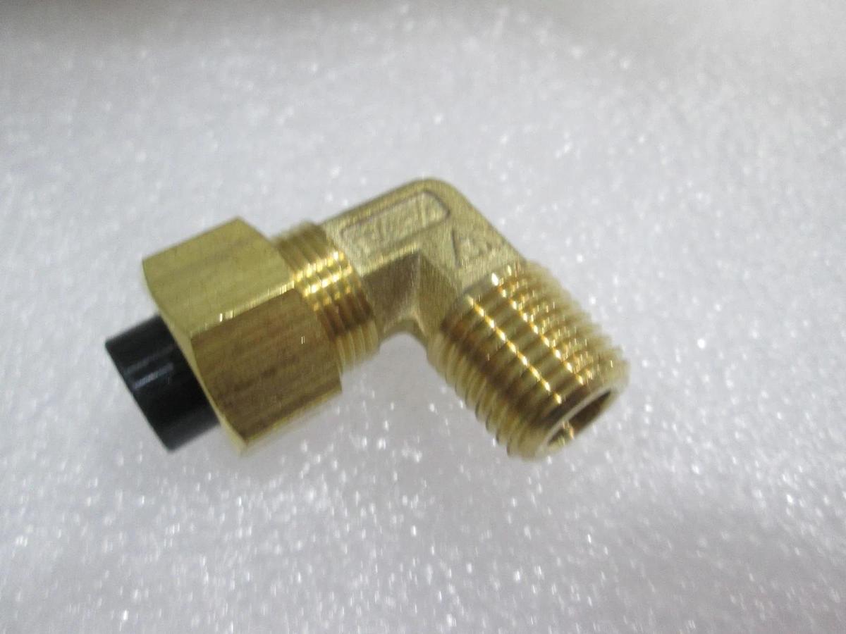 028-004493-1, 90 Degree Elbow, Lot of 23