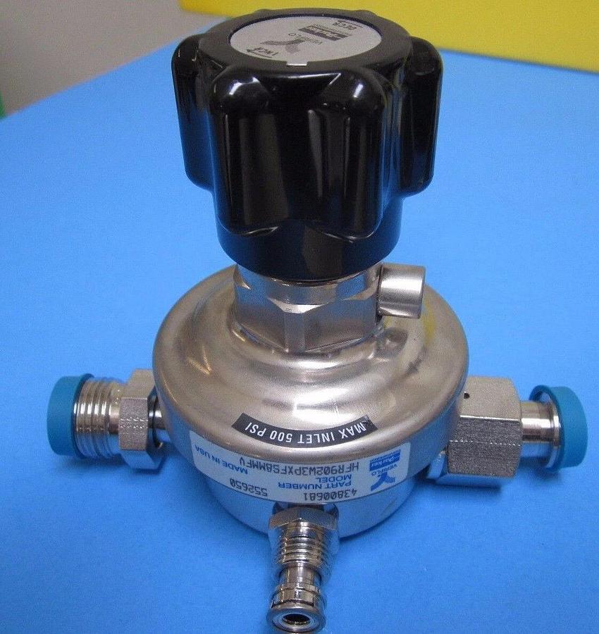 Used Veriflo HFR902 Regulator 5" Face to Face 1/2"Male/Female VCR Fittings, 1/4" MVCR