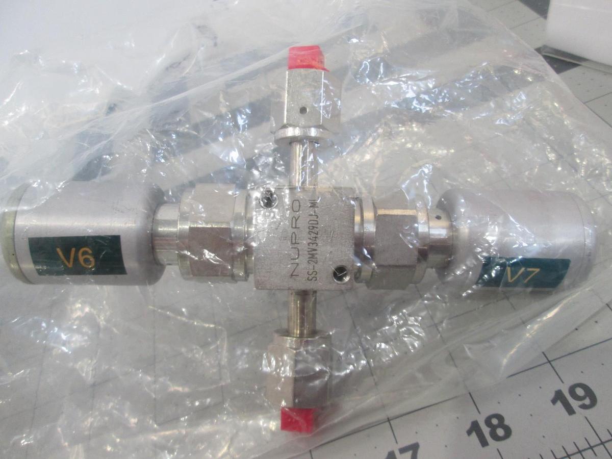 Used Nupro, SS-2MV3429DJ-ML, 3-Port High Purity Valve, New