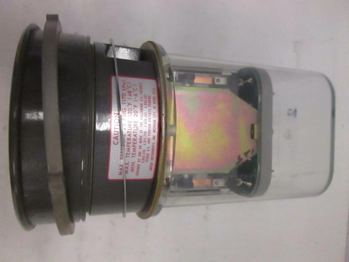 Used Dwyer 3003 Photohelic Gauge 0 to 3 inch Assy, Used
