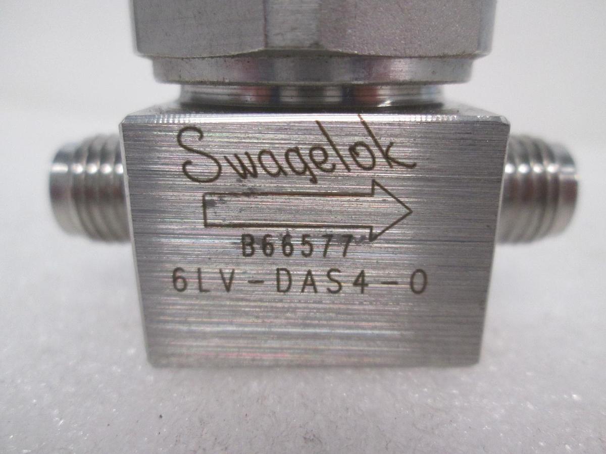 Swagelok, 6LV-DAS4-0, 1/4" Pneumatic Valve, Used