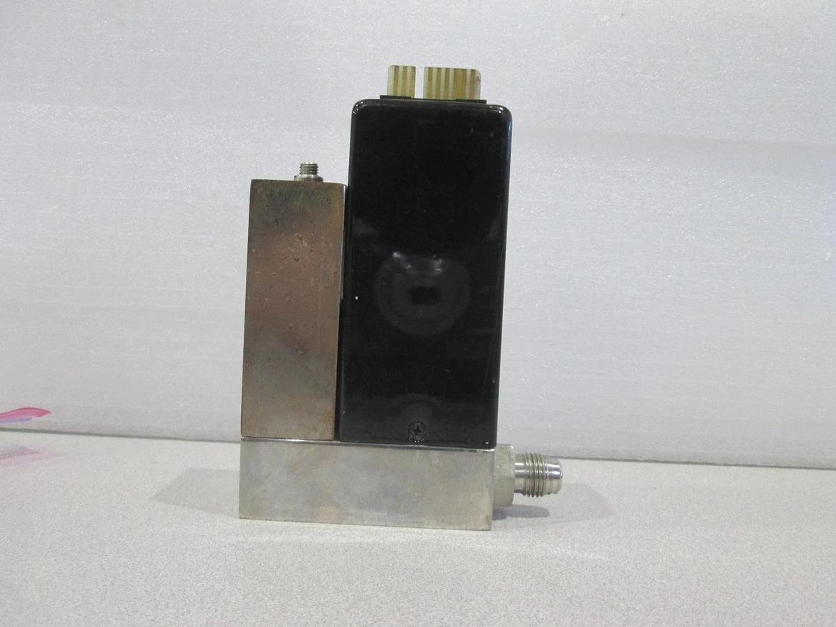 Used Unit UFC-1100 Mass Flow Controller, Gas o2, 1 SLM