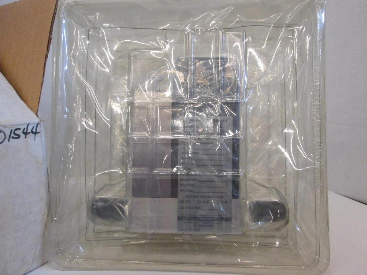 Used Unit UFC-1100 Mass Flow Controller MFC, H2, 300 SCCM, 1/4" Male