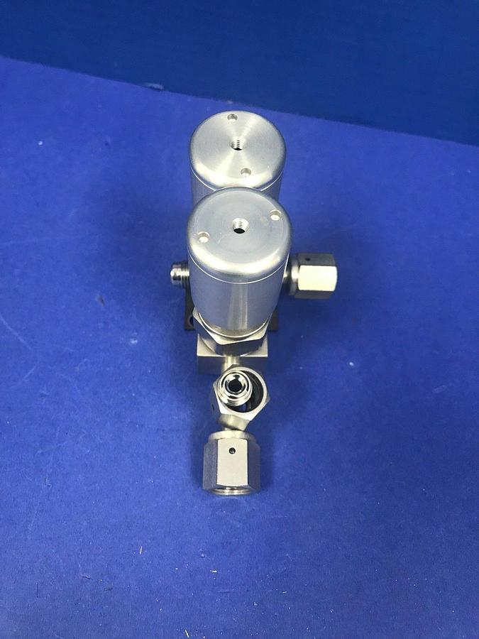 Used Swagelok SS-BNTW4-C Valve Assembly with Double Actuators and 5 Ports, Used
