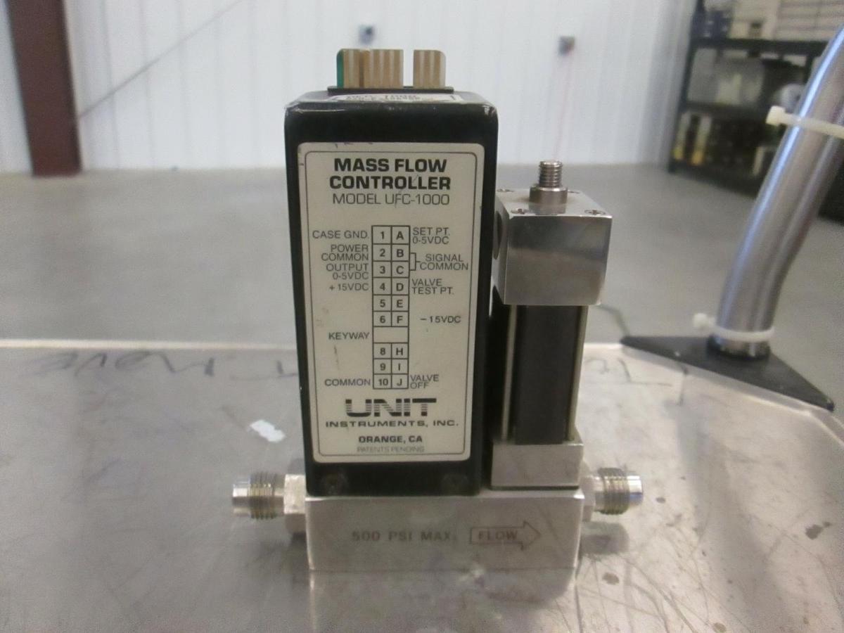 Used Unit UFC-1000 Mass Flow Controller MFC, SiH4 200 SCCM, Used