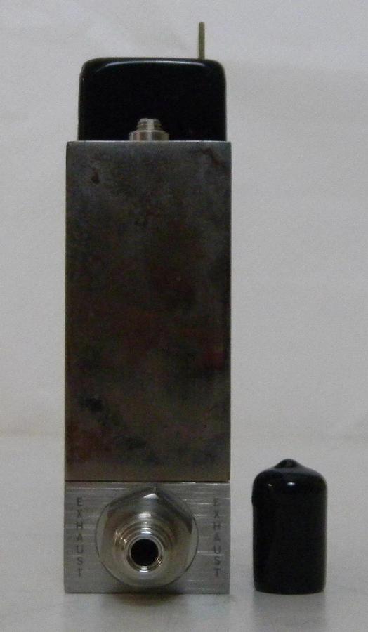 Used Unit UFC-1110A Mass Flow Controller, Gas- O2, Range- 15 SLM, Used