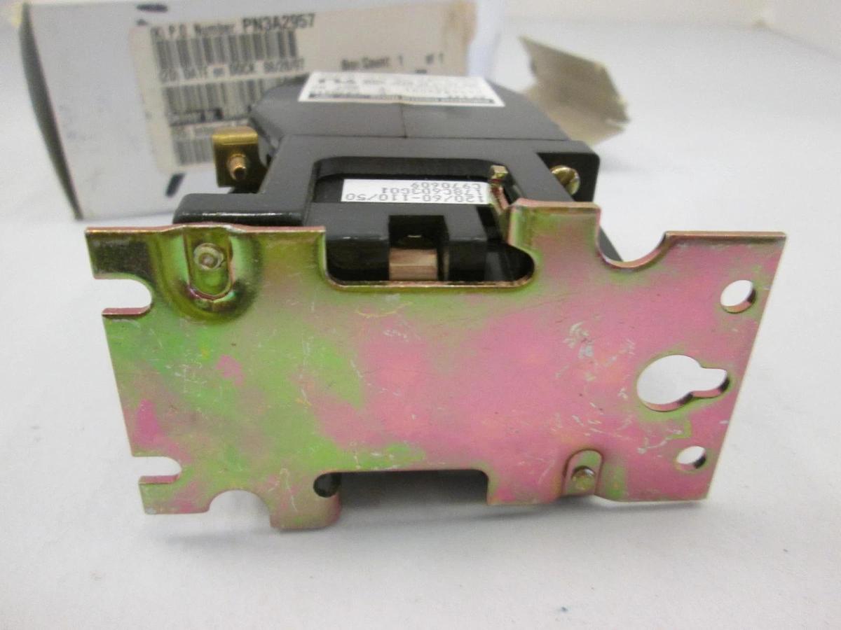 Used Cutler-Hammer, BF44F, Contactor, 4 Pole, 300 V, 10A, New
