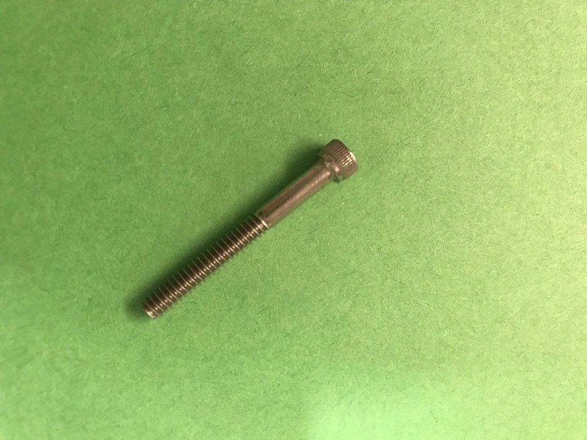 6/32 x 1 1/4" Socket Cap Screw, Lot of 600 Pieces