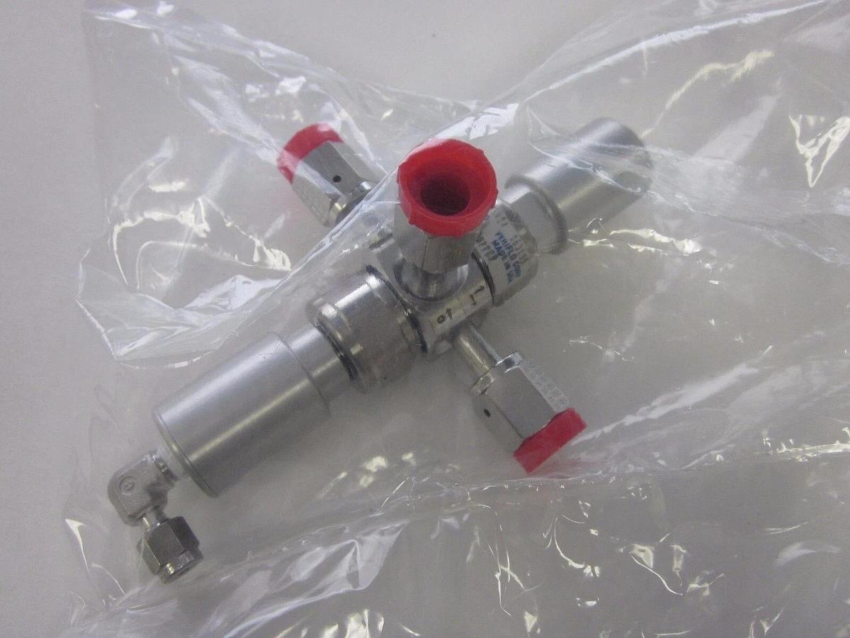 Used WJ Parker Veriflo 944AOPLPNCSFSFFEX, Double Actuator, 3 Way Diaphragm Valve