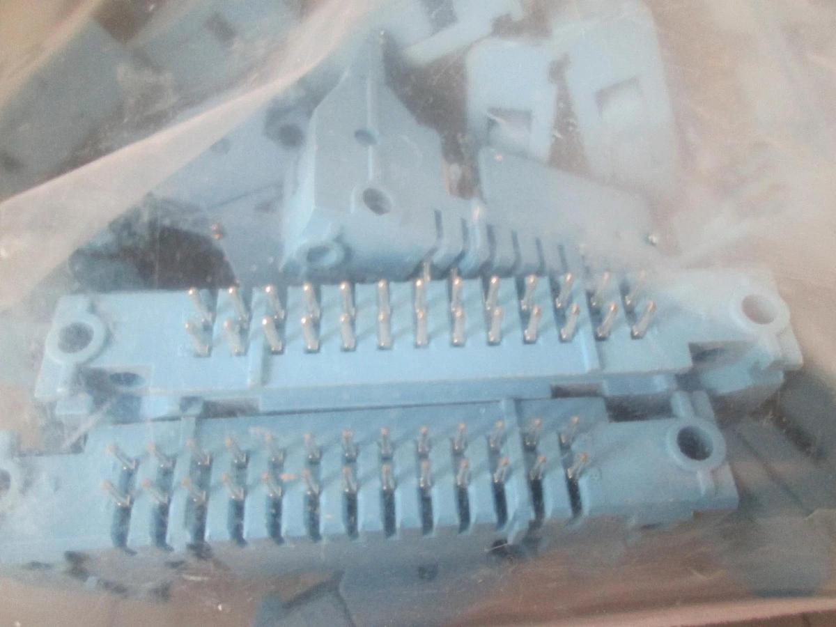 Thomas Betts, 609-2624ES, 26 PIN, Male, Header Connector, New, Lot of 42