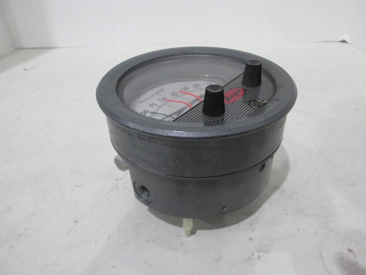 Used Dwyer 3002C Photohelic Gauge 0 to 2", Used