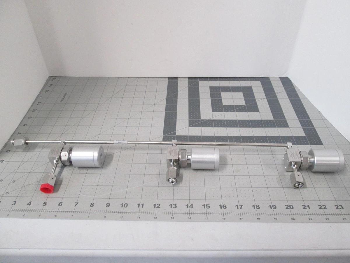 Swagelok, 6LV-DABW4PC, Gas Manifold Assy, 3 Valves w/ 1/2" Female Fitting, New