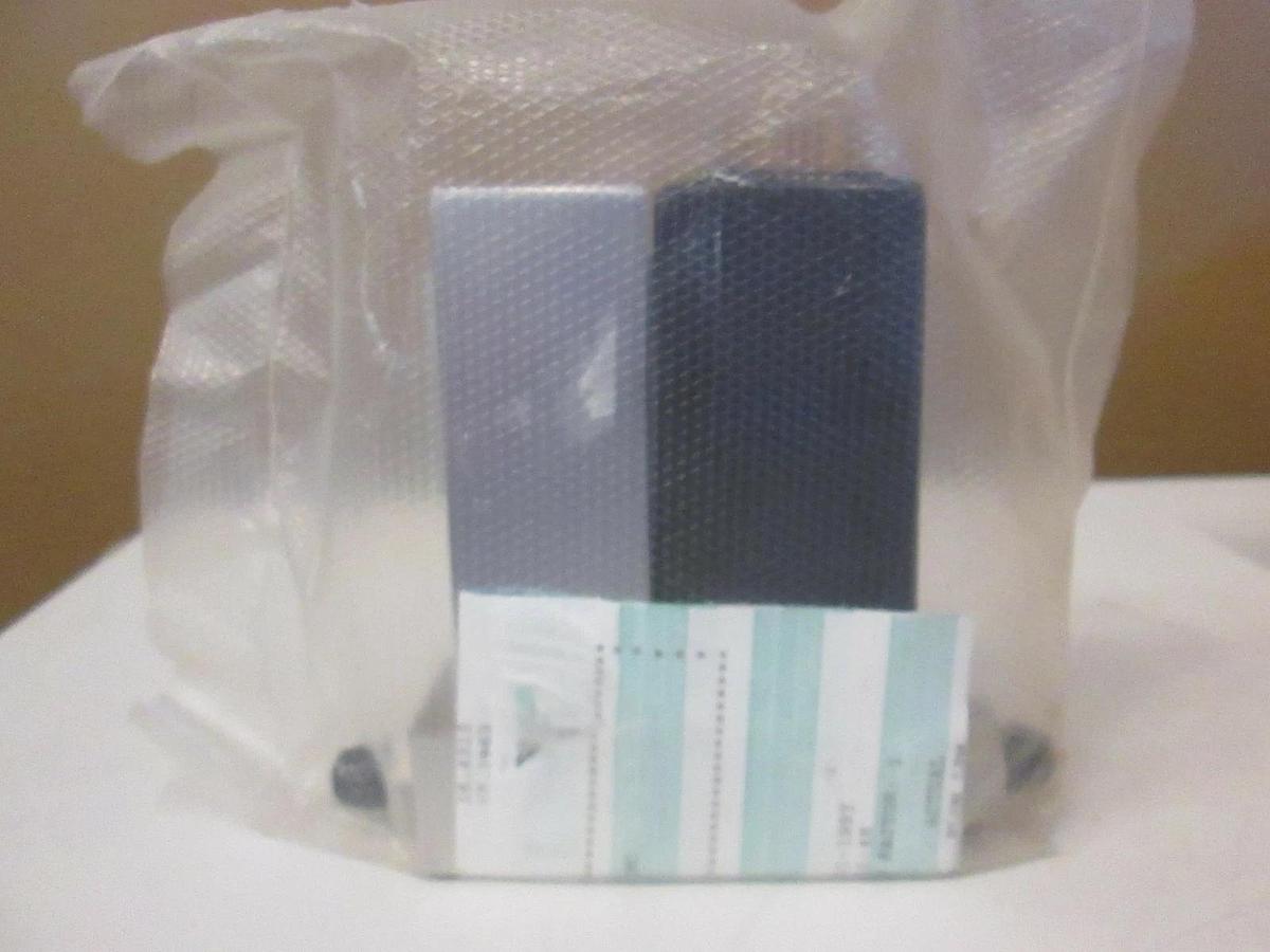 Unit UFC-2020A Mass Flow Controller, H2, 30 SLM, 1/4" MVCR, New