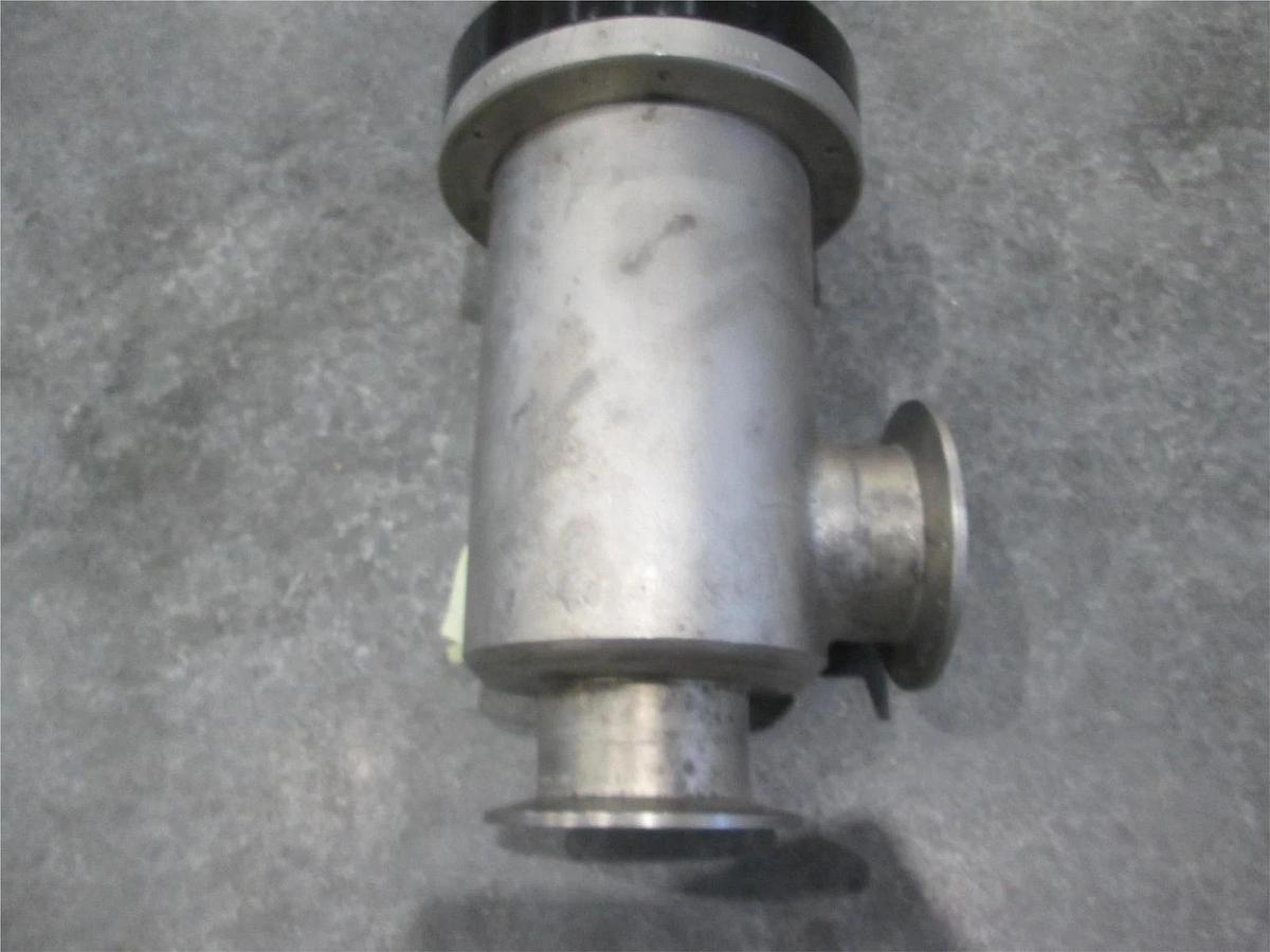 Used MKS, 100998376, Pneumatic Right Angle Valve, Used