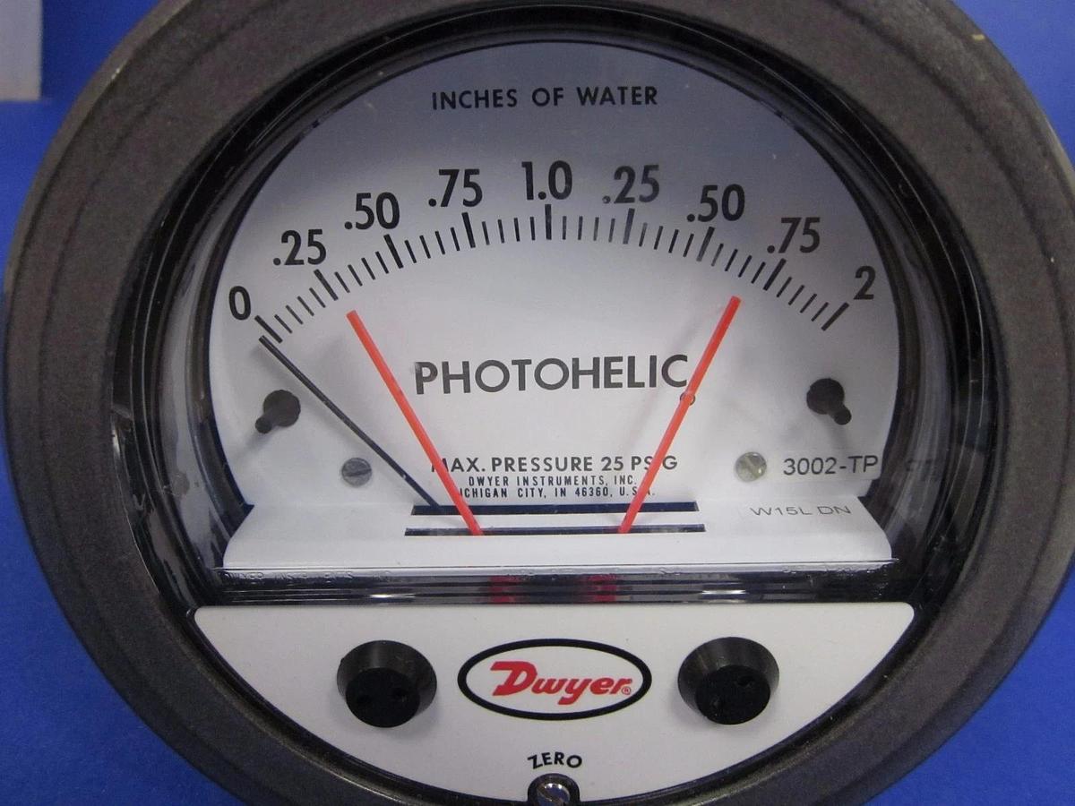 Used Dwyer 3002-TP Photohelic Pressure Switch/Gage, 0-2.0" of Water, Used