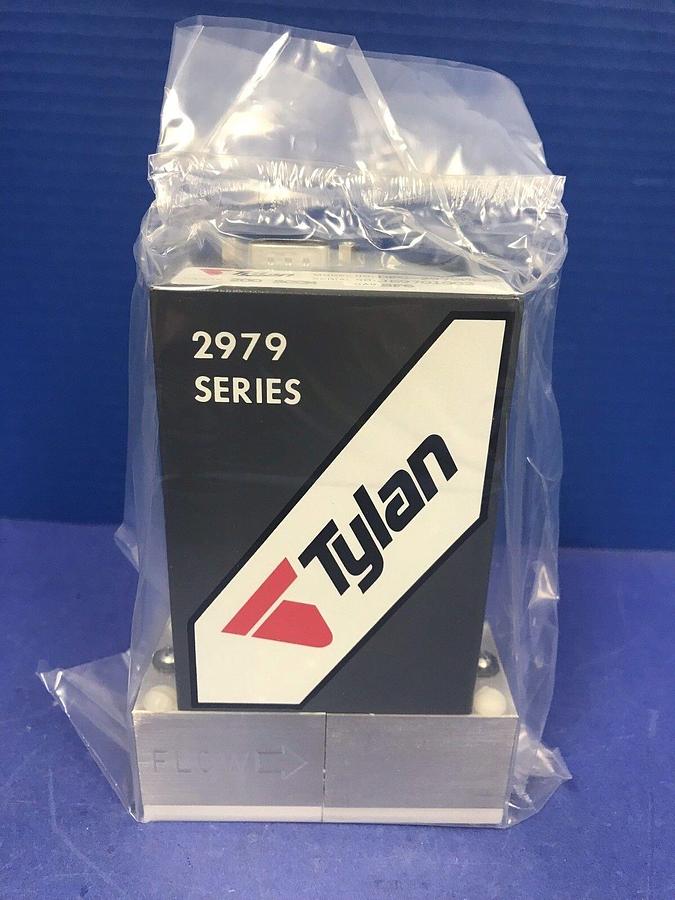 Used Tylan 2979 MFC Mass Flow Controller SF6, 200 SCCM, Block Mount, Refrb