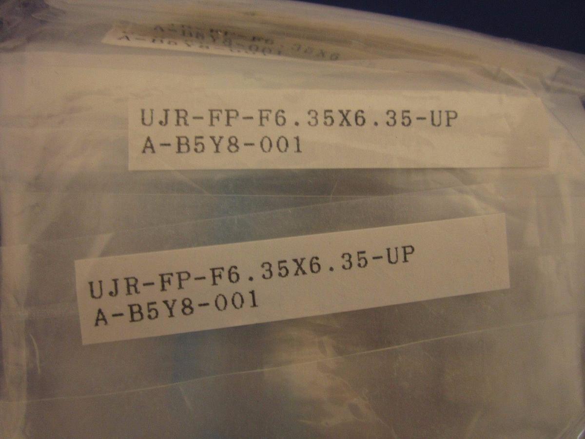 Used FUJIKIN UJR-FP-F6.35X6.35-UP Finelok Bulkhead Union Fitting, 1/4"  - Lot of 4