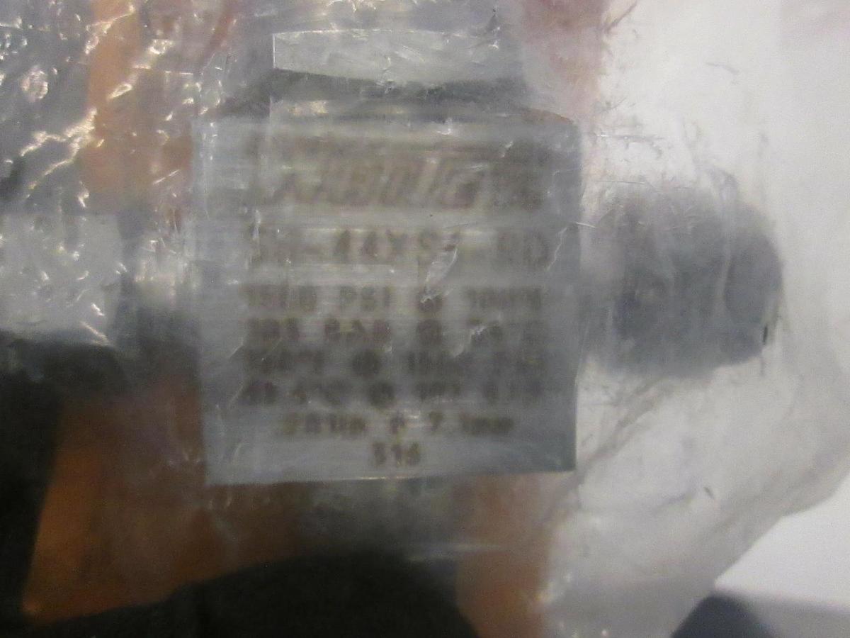 Whitey, SS-44XS4-RD, 3 Way Ball Valve, New