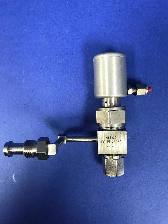 Used Nupro Pneumatic Right Angle Valve SS-4BNV727-P-C, 1/4" VCR N/C, Used