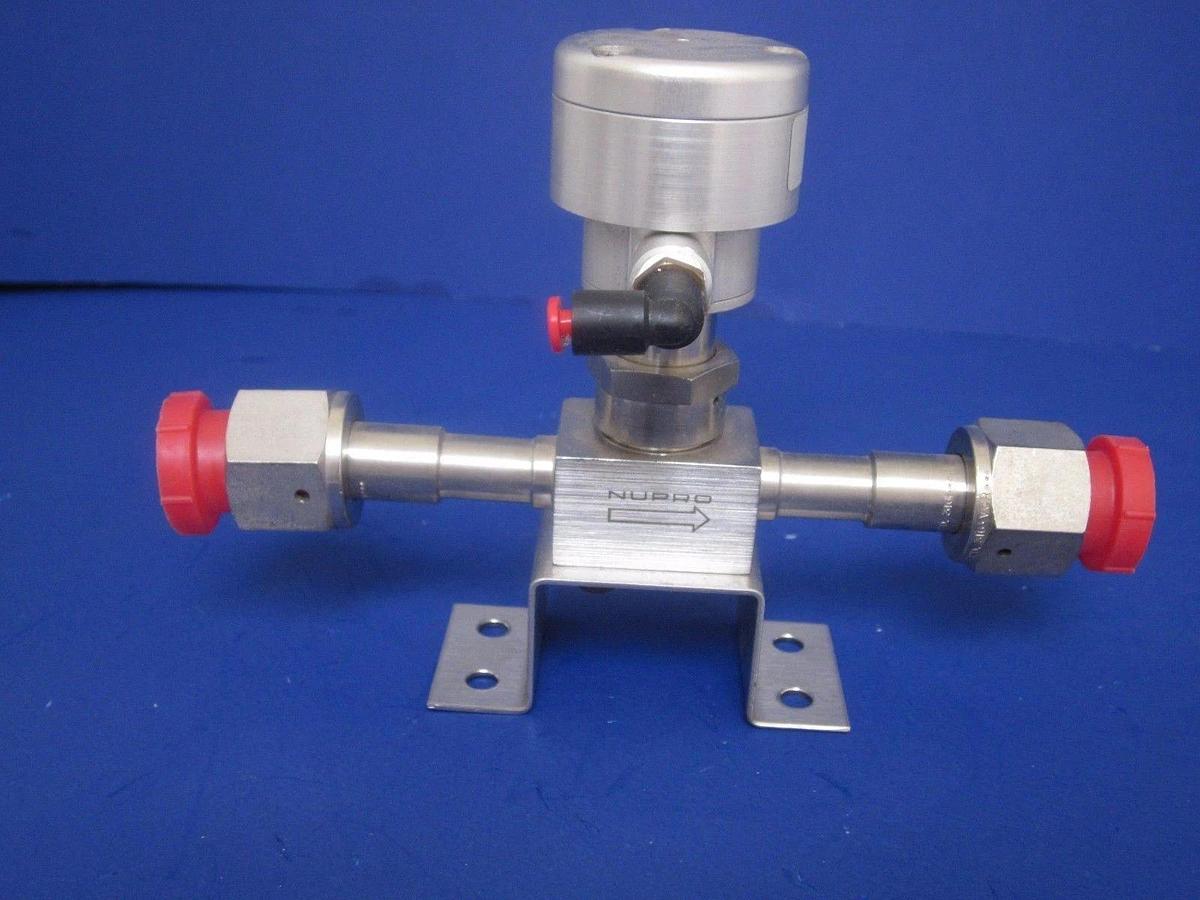 Used Swagelok Bellows Sealed Valve SS-6BK-V19, NC, 1/2" Female VCR, Used
