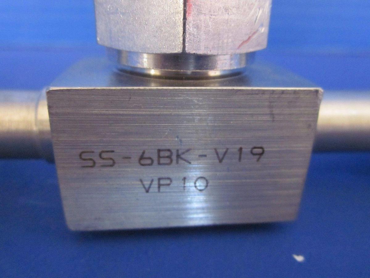 Used Swagelok SS-6BK-V19-VP1O Bellows Sealed Valve, 1/2" FVCR, Polyimide Stem Tip