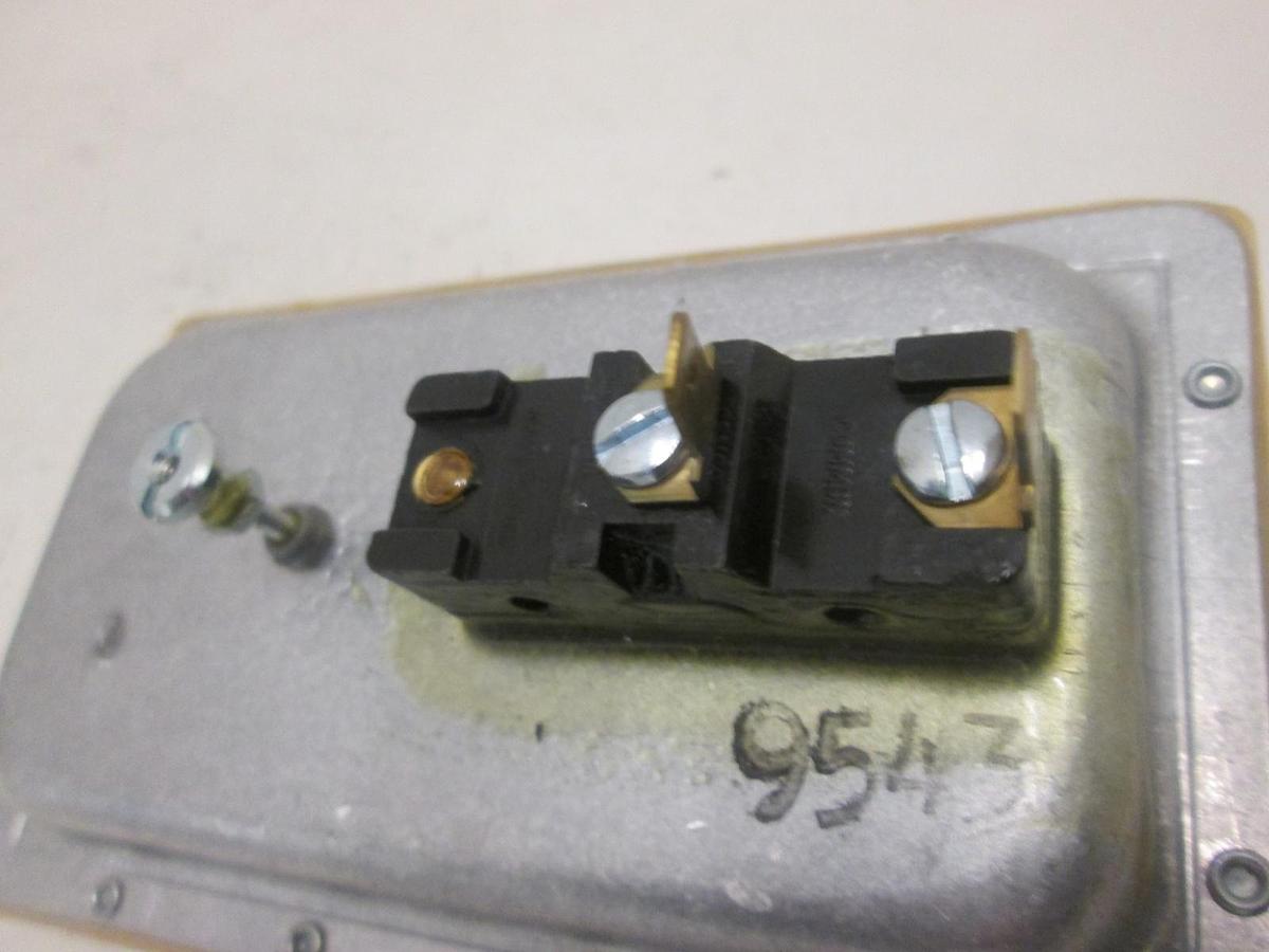 Used COLUMBUS ELECTRIC, PRESSURE SWITCH, Diap, Diff, NO, New