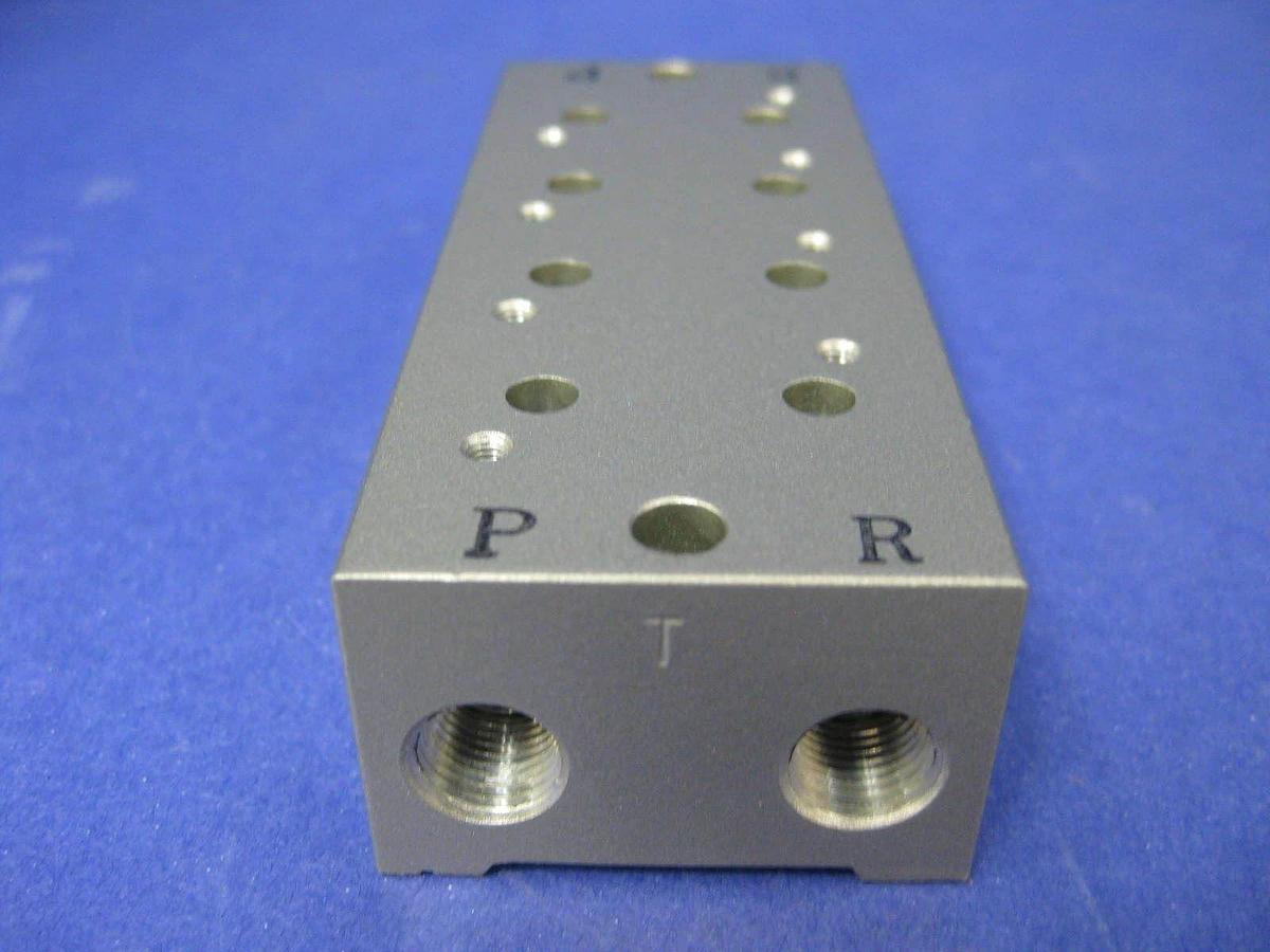 Refurbished SMC NVV3Z5-20-041-00T 4 Station Manifold Block for VV3Z Valve, Lot of 2 New
